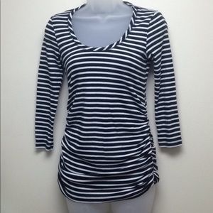 Pretty Ingrid & Isabel maternity top